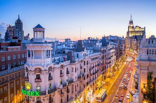 Precioso Cerca Tetuan - Apartamento Plaza Castilla Madrid Exteriör bild